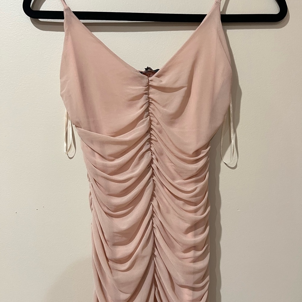 Missguided Ruched Dress - Picture 4 of 5